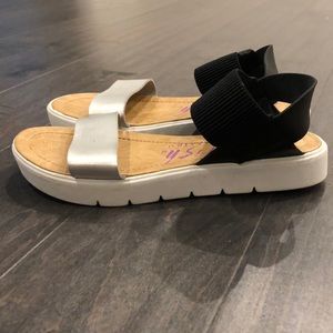 Women’s platform sandals